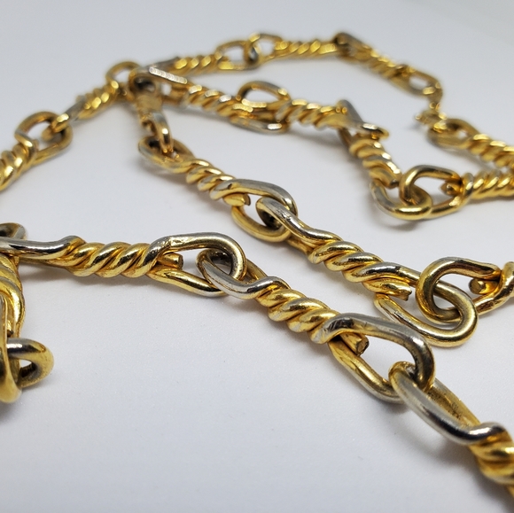 SOLD Vintage Christian Dior Twist Barbed Link Necklace - Picture 2 of 9